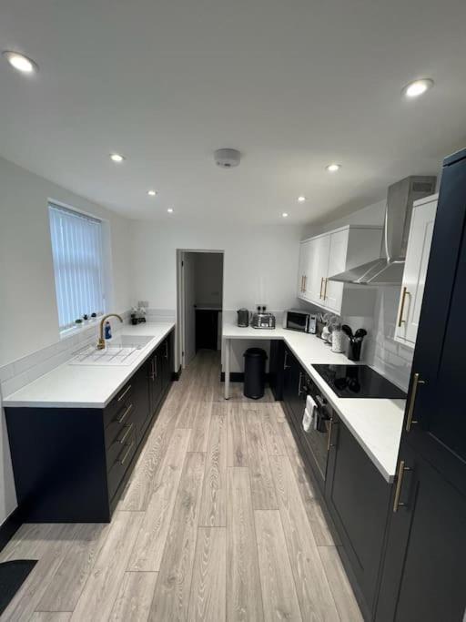 Beautiful Anfield Family Home Liverpool Esterno foto